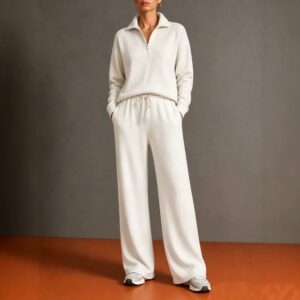 Womens Sportswear Set With A Mock Neck And Zipper - Image 5