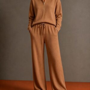 Womens Sportswear Set With A Mock Neck And Zipper - Image 10